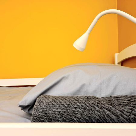 Railway Bed Hostel Kaunas Bagian luar foto
