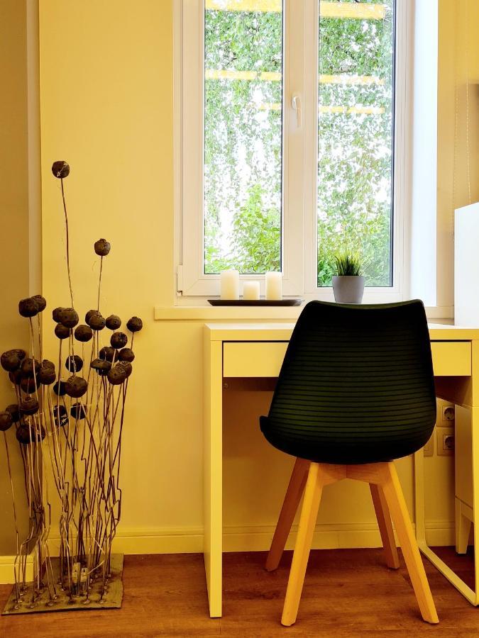 Railway Bed Hostel Kaunas Bagian luar foto